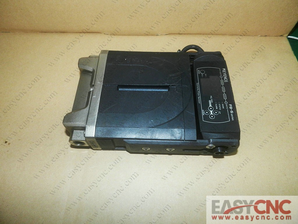 FD-SS2A Keyence coriolis flow sensor used