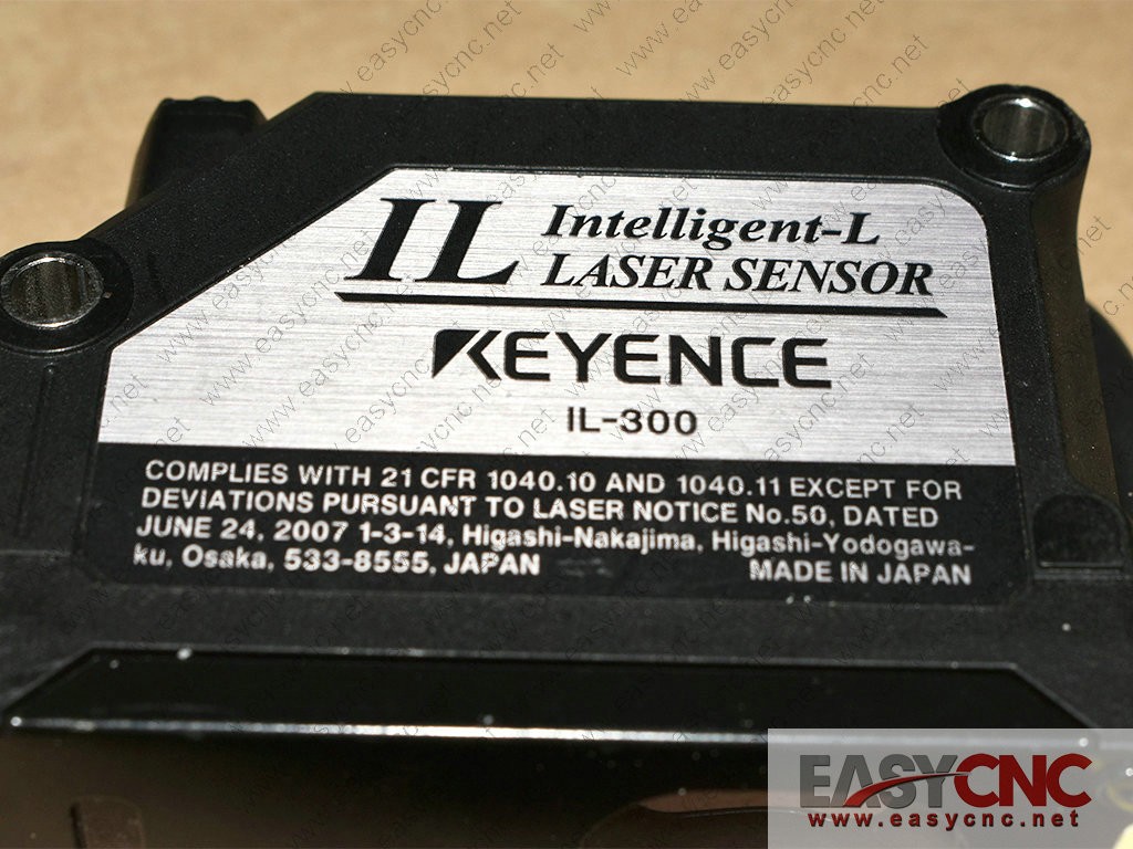 IL-300 Keyence laser sensor new