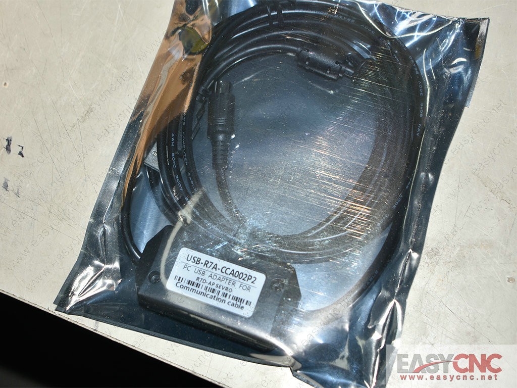 USB-R7A-CCA002P2 Cable new