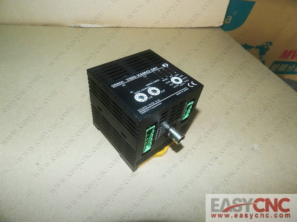 V680-HAM42-DRT Omron amplifier-integrated controller used