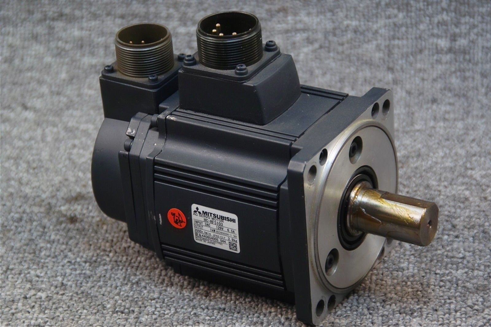 HC-RFS103 Mitsubishi as servo motor used