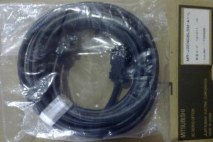 MR-J3ENCBL5M-A1-L Mitsubishi Servo Drive Cable new